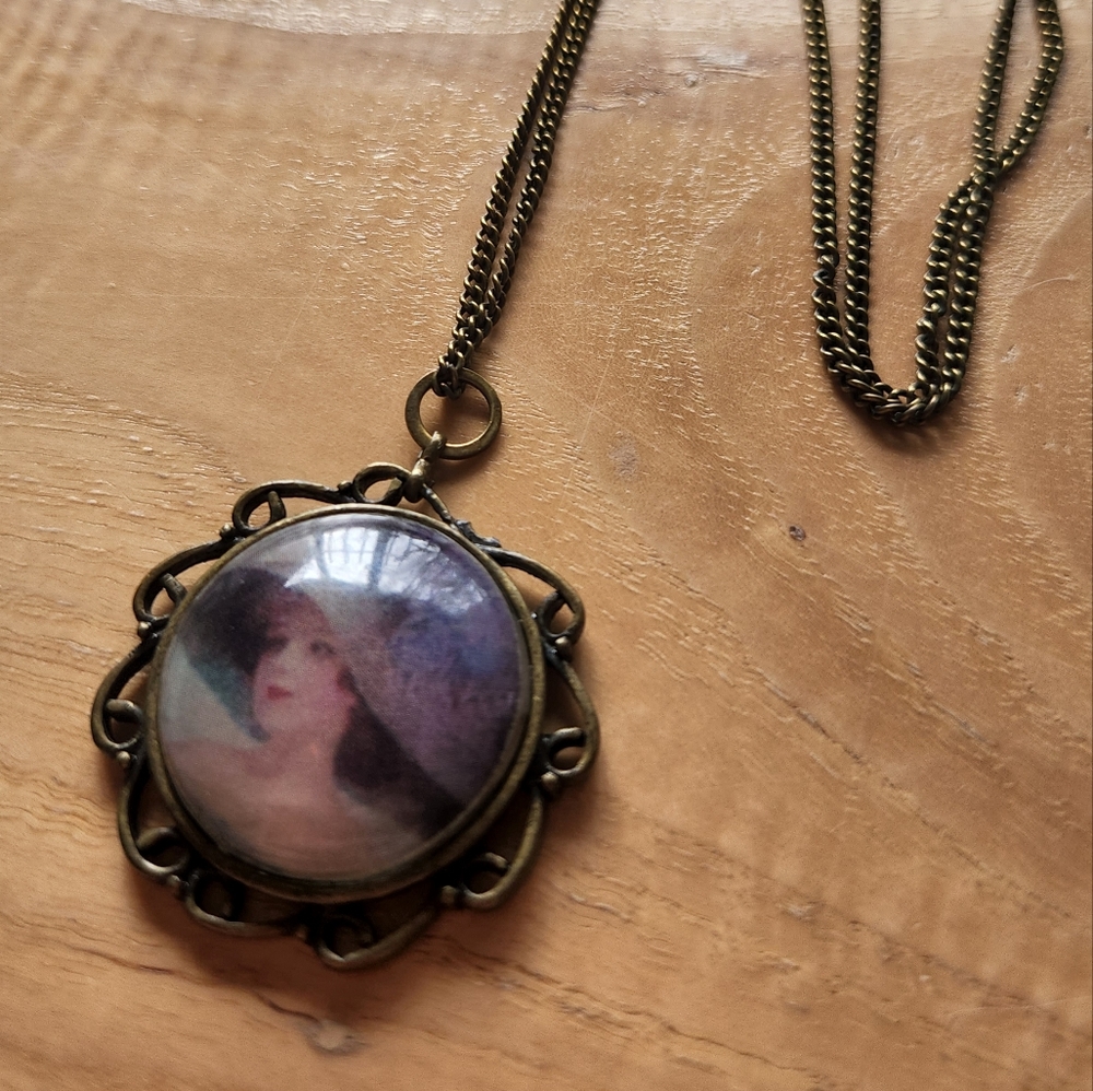 Vintage long pendant necklace with filigree